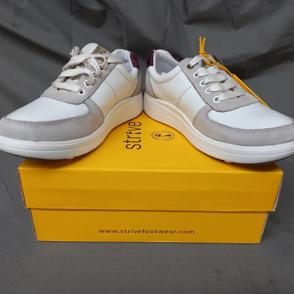 BOXED PAIR OF STRIVE TRAINERS IN WHITE SIZE 5
