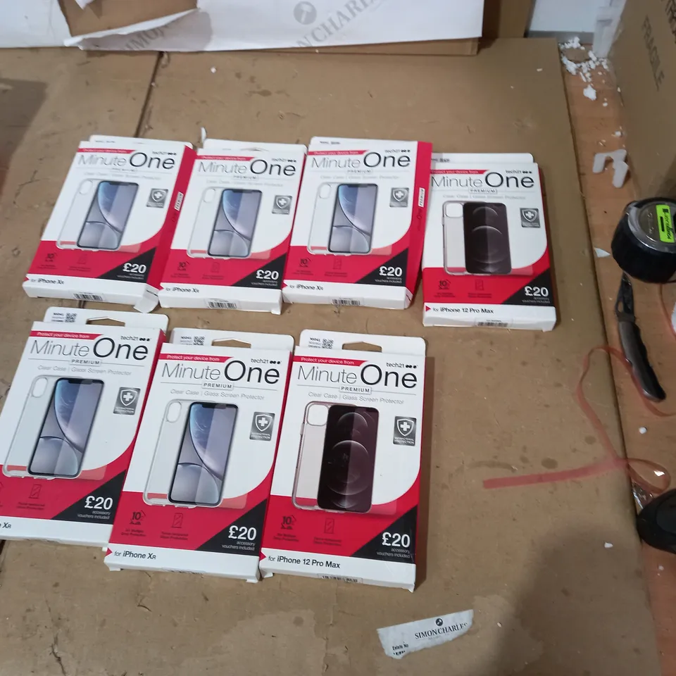 LOT OF 7 TECH 21 MINUTE ONE CLEAR IPHONE XR, IPHONE 12 PRO MAX CASES