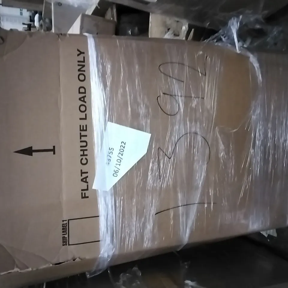 PALLET OF ASSORTED ITEMS INCLUDING CAMPLUX CAMPING COOKER, DAYSTAR RECLINING LIGHTWEIGHT FOLDING BEACH CHAIR, KING CAMP FOLDING CHAIR, G-BLOCS PARASOL BASE, MOVTOTOP, SPRING LOADED TENSION ROD