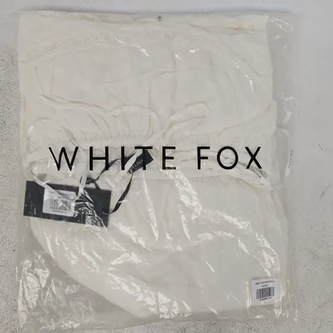 BAGGED WHITE FOX KEEP IT LOUD MAXI SKIRT IN WHITE SIZE SMALL