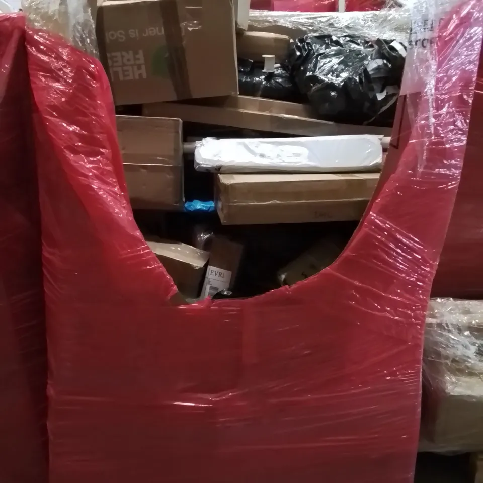 PALLET CONTAINING VARIOUS ASSORTED BOXED HOUSEHOLD ITEMS TO INCLUDE: LARGE AREA RUG, RETRACTABLE SAFETY GATES, LAPTOP TRAYS AND LOTS MORE UNMARKED BOXED ITEMS 