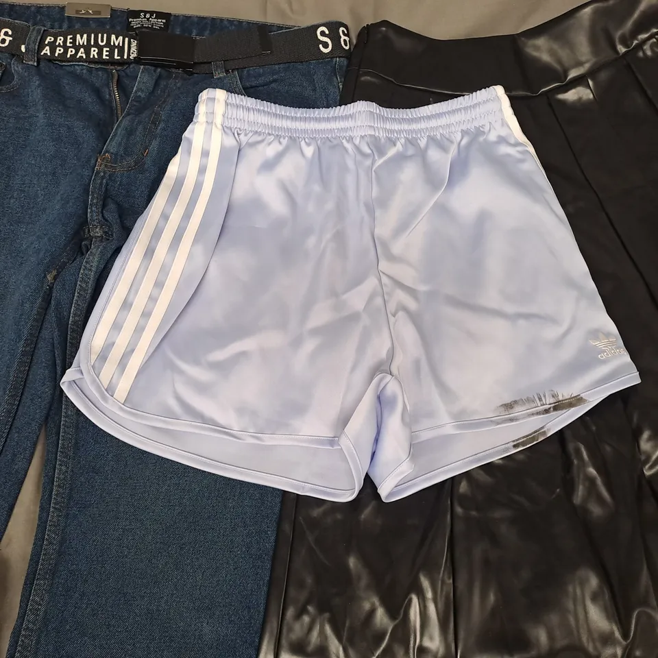 BOX OF 3 ASSORTED CLOTHING ITEMS TO INCLUDE ADIDAS HIGH RISE SHORTS, CIDER LONG SKIRT IN BLACK, & S&J PREMIUM JEANS SIZE 32/34