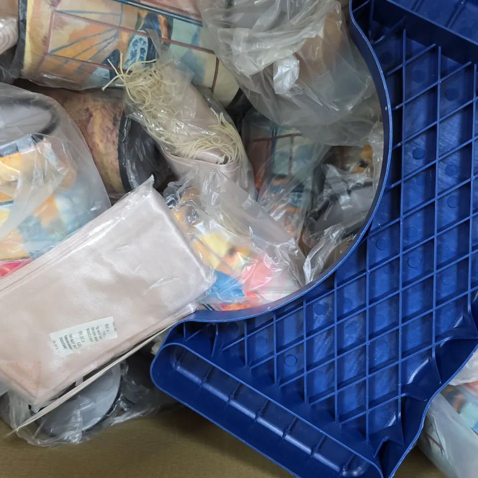 BOX OF APPROXIMATELY 15 ASSORTED HOUSEHOLD ITEMS TO INCLUDE RAINBOW GIRL POOPSIE SLIME SURPRISE, ROLLING PENHOLDER, ETC - COLLECTION ONLY