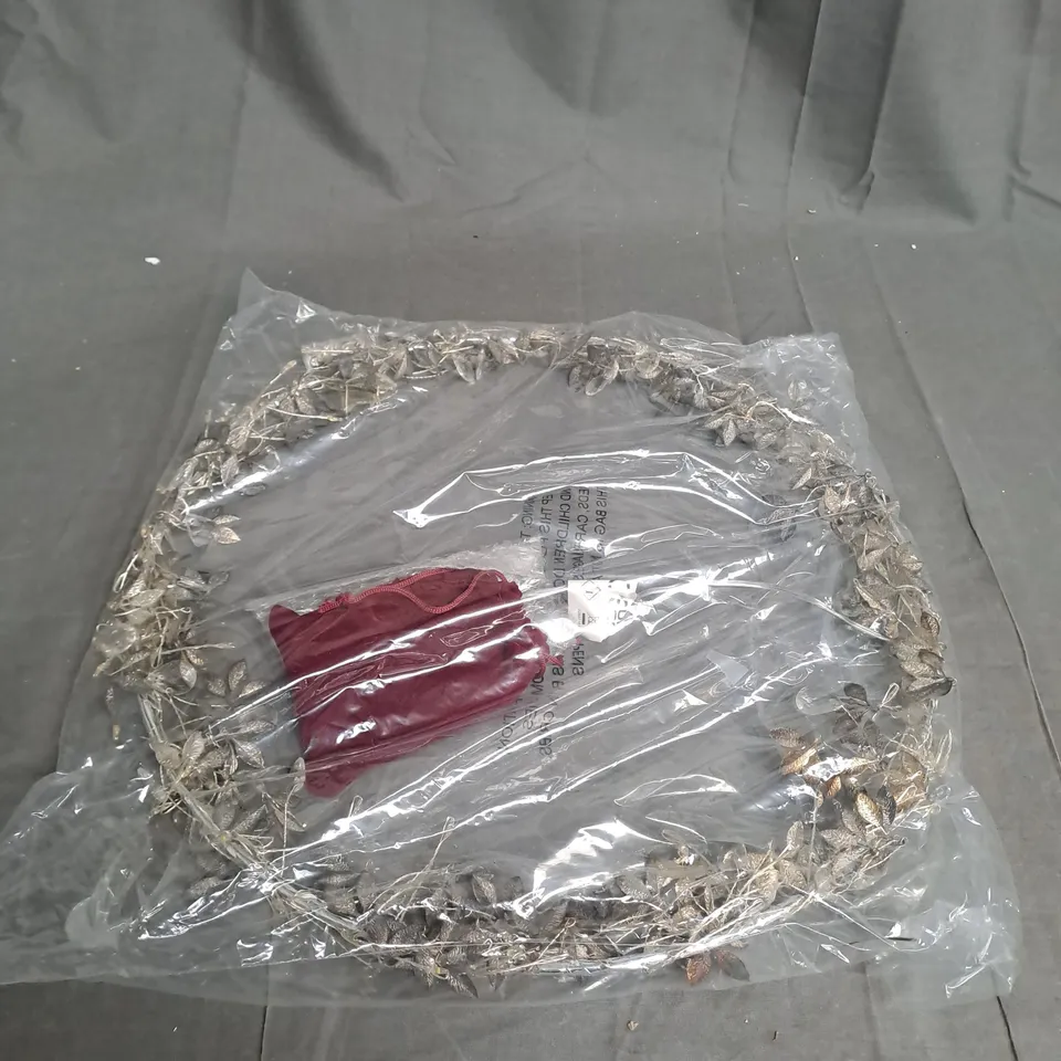 BOXED ALISON CORK PRE LIT JEWELLED WREATH