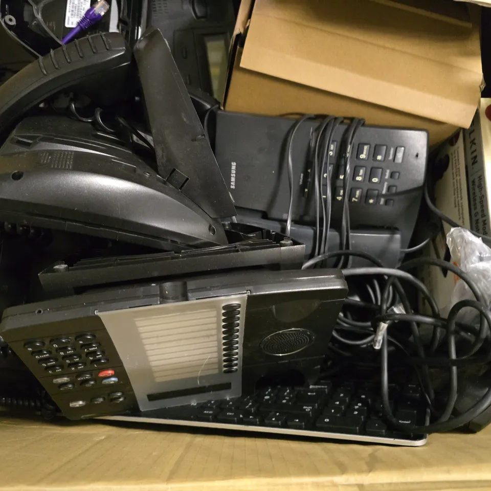 BOX OF APPROXIMATELY 15 ASSORTED OFFICE EQUIPMENT ITEMS TO INCLUDE - POLYCOM , LOGITECH K120 KEYBOARD , CISCO SYSTEMS IP PHONE ETC