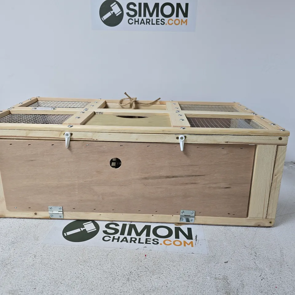 SMALL WOODEN ANIMAL ENCLOSURE