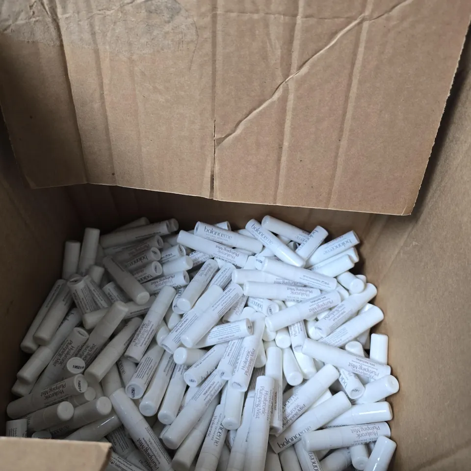 BOX OF APPROXIMATELY 600 X BALANCEME HYALURONIC PLUMPING MIST