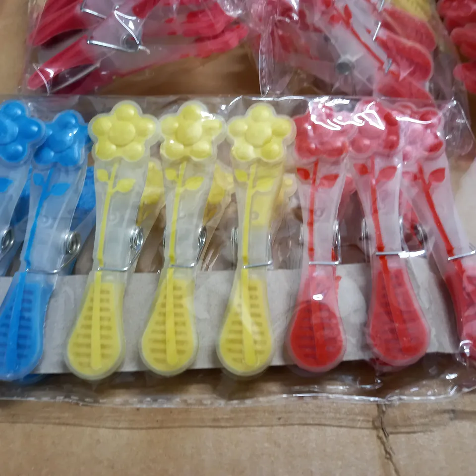 LOT OF 12 12-PACKS OF SOFT GRIP PEGS