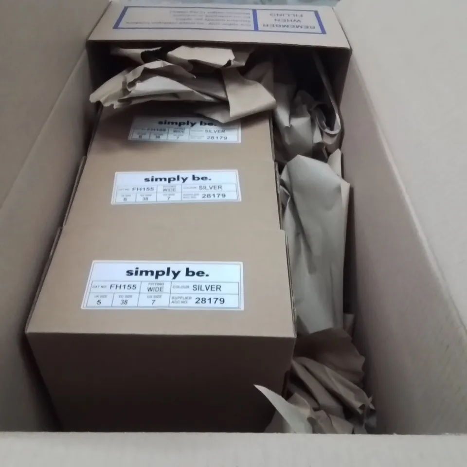 BOXED BRAND NEW APPROXIMATELY 5 SIMPLY BE DALLAS WIDE SHOES SIZE 5 SILVER