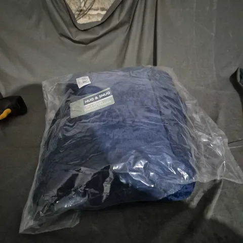 HUG & SNUG ULTRA PLUSH BLANKET HOODIE