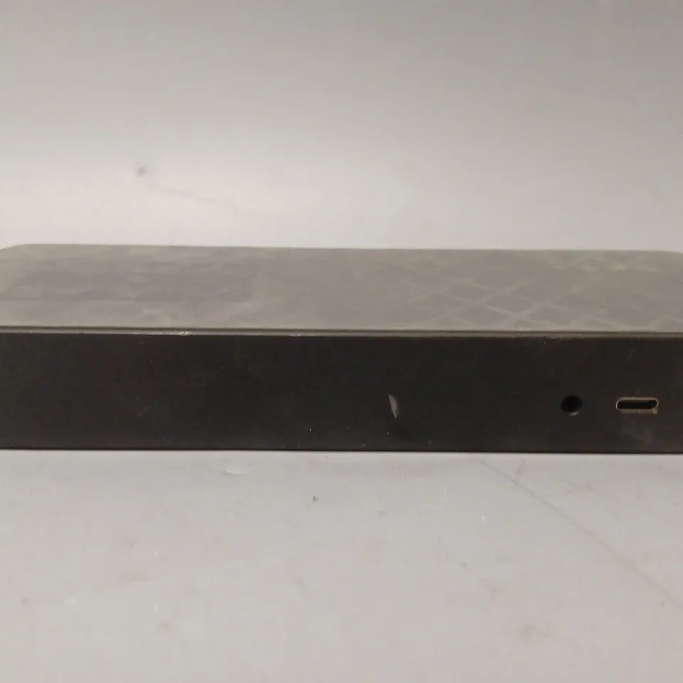 HP USB-C UNIVERSAL DOCK