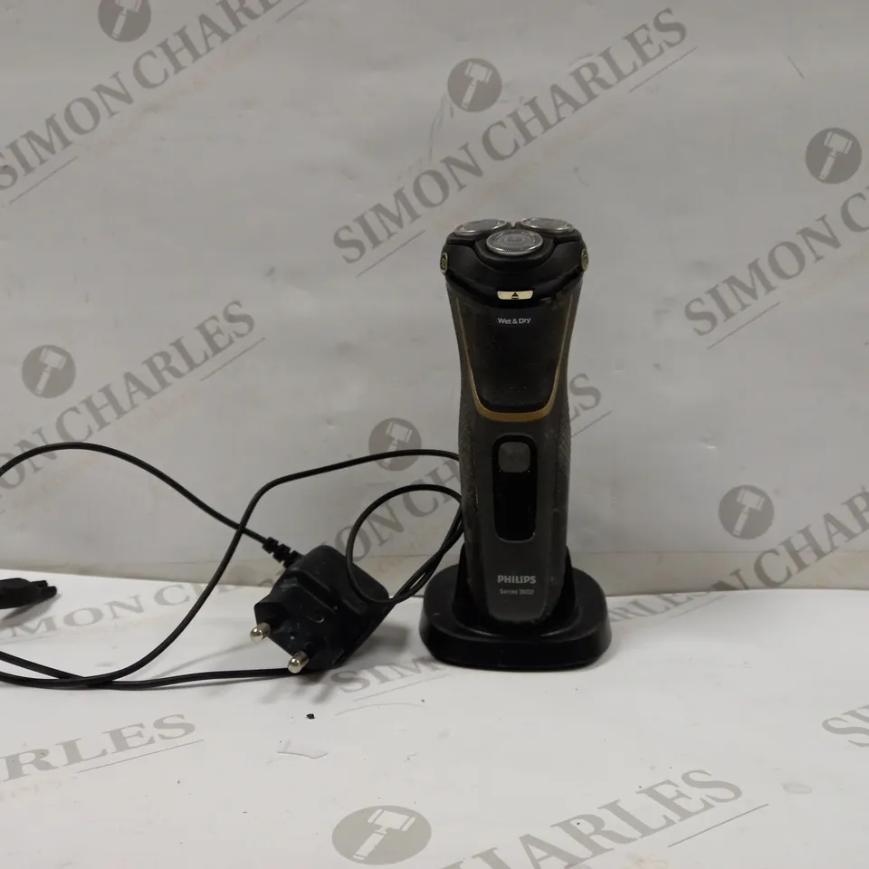 PHILIPS SERIES 3000 SHAVER