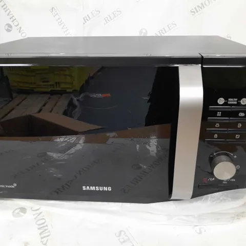 BOXED SAMSUNG 23 LITRE SOLO MICROWAVE - BLACK