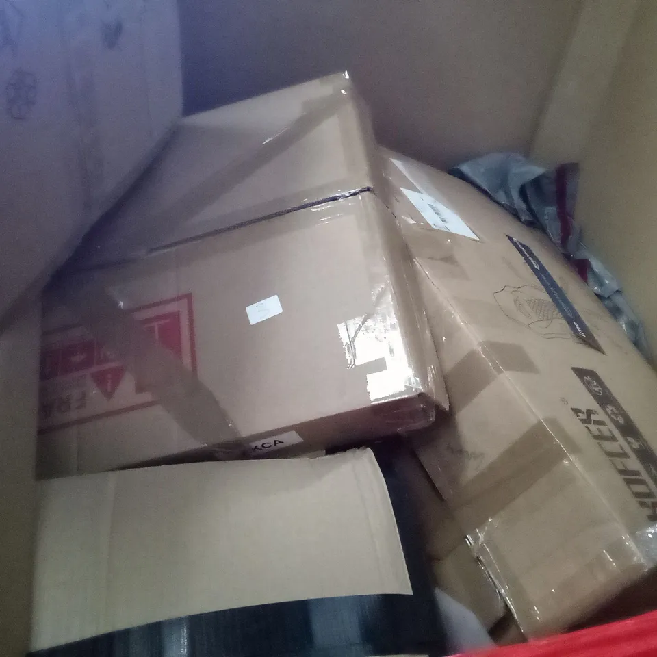 PALLET OF ASSORTED ITEMS INCLUDING LED NUMBER CLOCK, LED CEILING MOUNTED LIGHT, MINI CIRCULAR SAW, CURTAIN ROD, OFFICE CHAIR