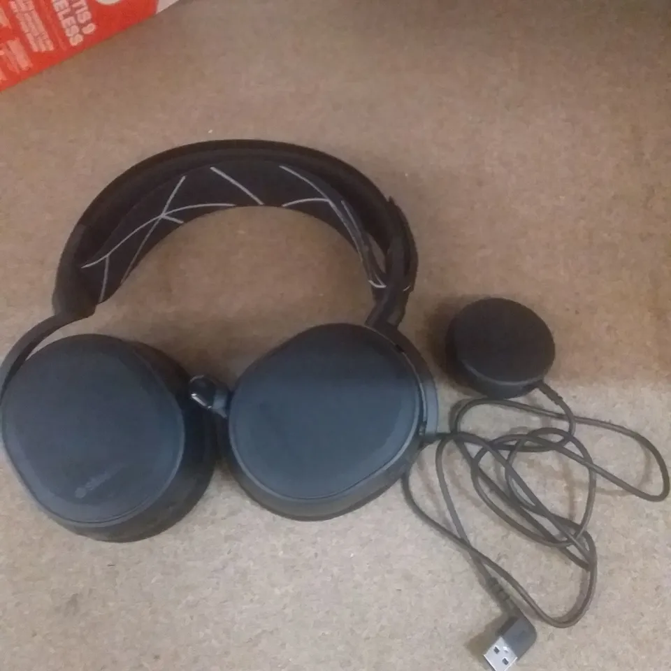 STEEL SERIES ARCTIS 9 WIRELESS GAMING HEADSET