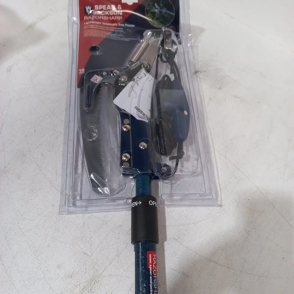 SPEAR & JACKSON RAZORSHARP LIGHTWEIGHT TELESCOPIC TREE PRUNER