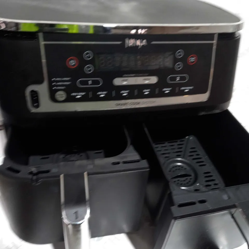 NINJA ESSENTIALS AIR FRYER IN BLACK