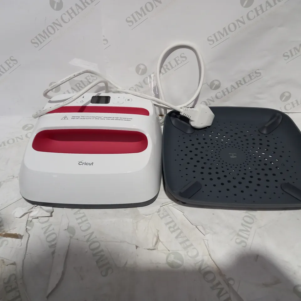 BOXED CRICUT EASYPRESS MINI RRP £169.99