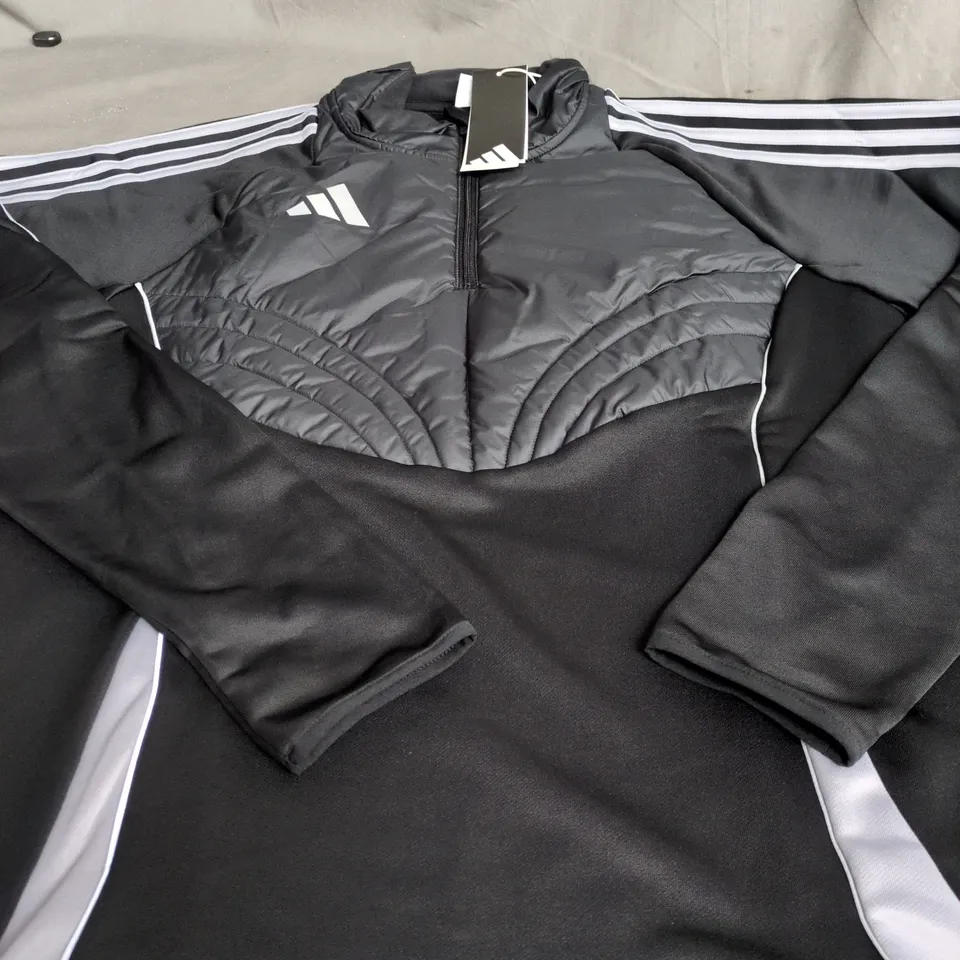 ADIDAS ZIP JACKET - SIZE L