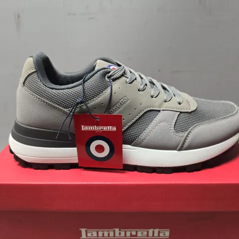 LAMBRETTA MENS ECHO 2 LACE UP SPORTY RETRO TRAINERS - UK 8 
