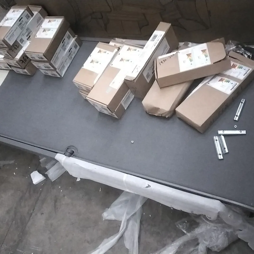 DESIGNER GREY OUTDOOR LOUNGER 