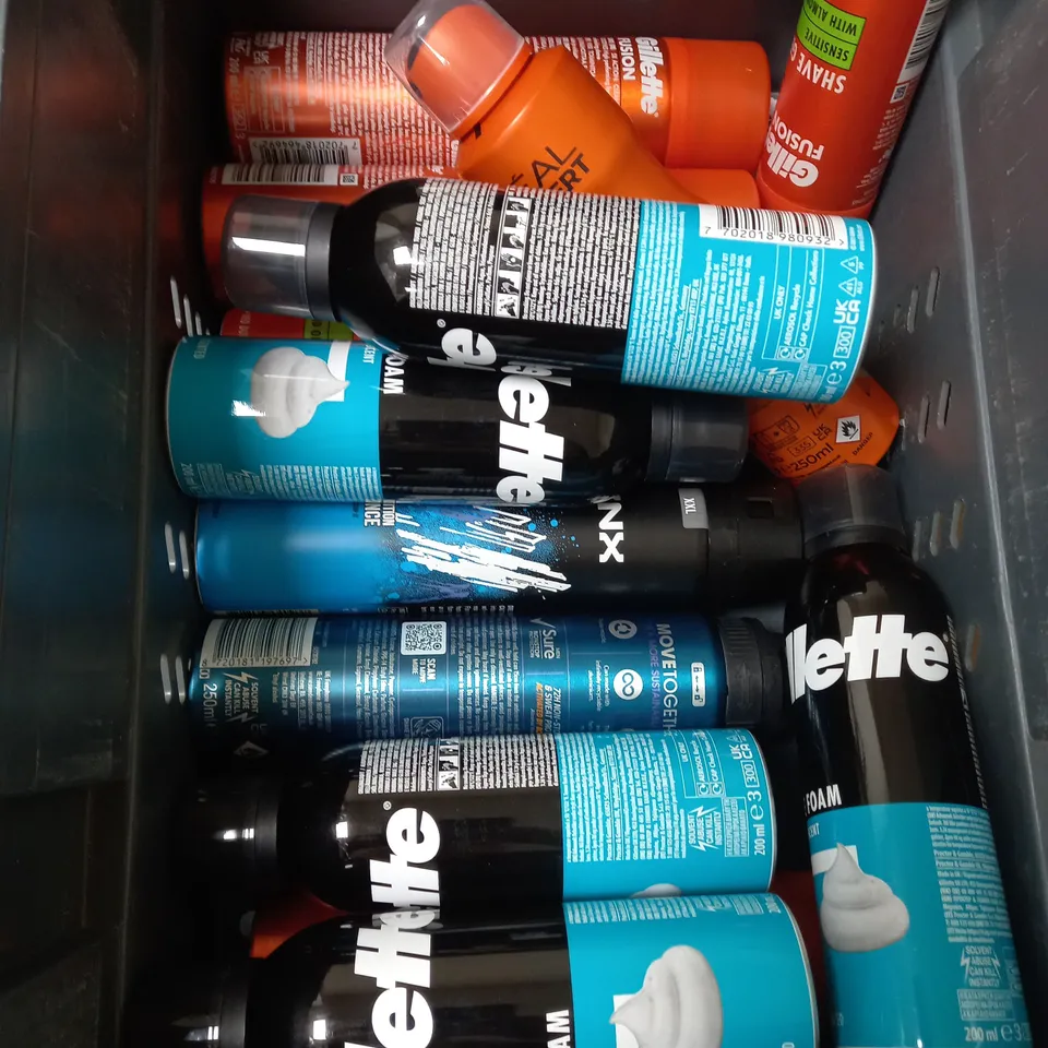APPROXIMATELY 17 AEROSOL SPRAYS TO INCLUDE GILLETTE SHAVING FOAM, LYNX AND L'OREAL DEODORANTS