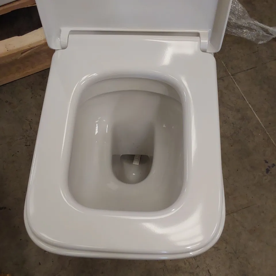 DESIGNER TOILET BASIN WITH SEAT 