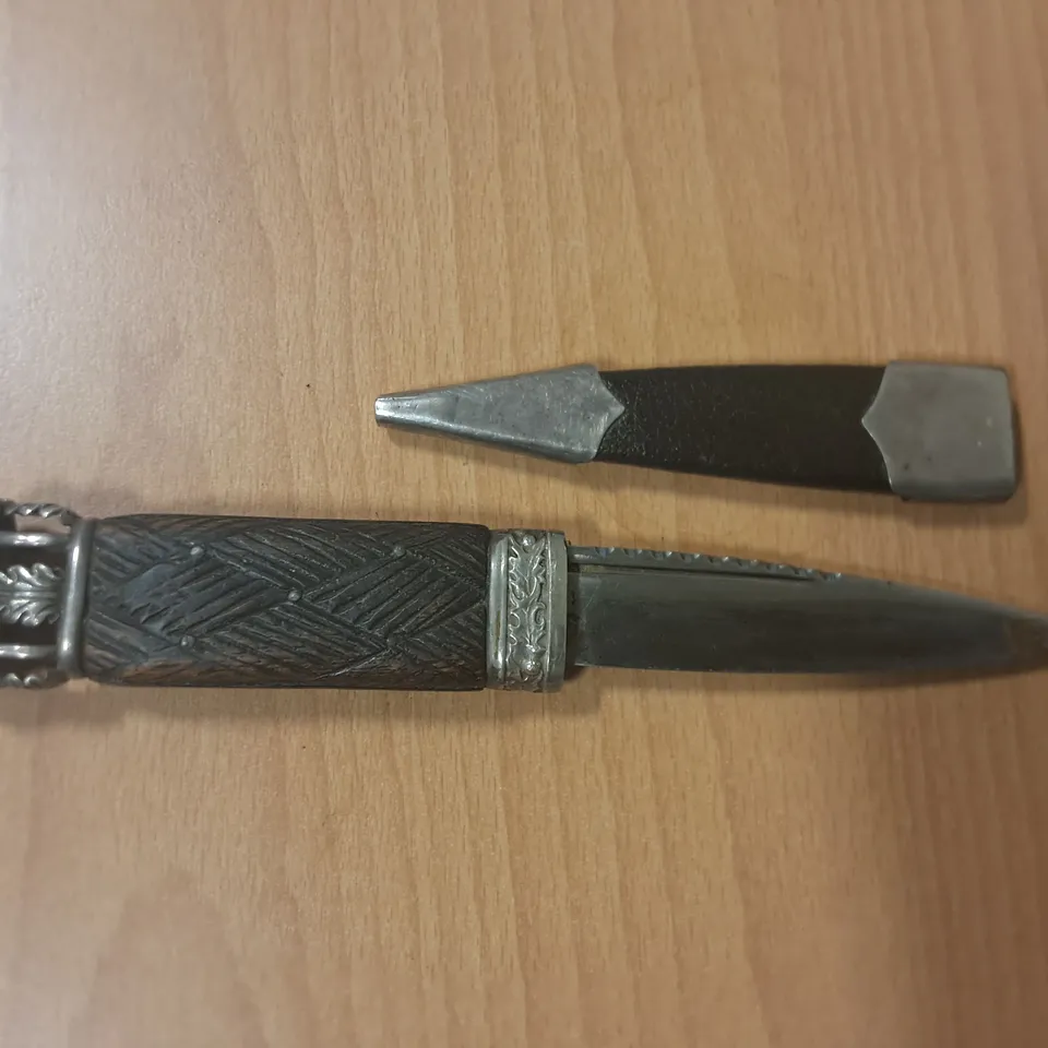 DECORATIVE 3.5" KNIFE WITH SHEATH 