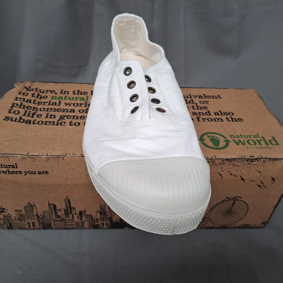 BOXED PAIR OF NATURAL WORLD CANVAS SNEAKERS IN WHITE EU SIZE 39