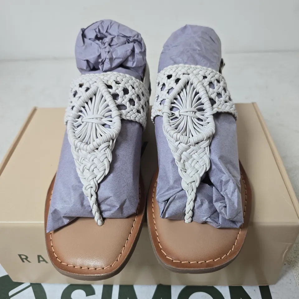 BOXED RAVEL ROXBY LEATHER SANDALS, WHITE - SIZE 4