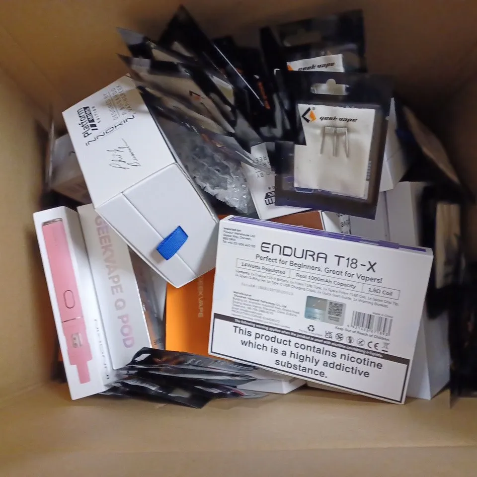 APPROXIMATELY 20 VAPES & E-CIGARETTES TO INCLUDE VOOPOO DORIC 60, INNOKIN ENDURA T18-X, GEEKVAPE WENAX Q, ETC