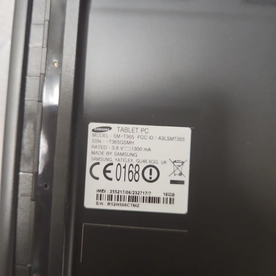 SAMSUNG TABLET PC SM-T365 16GB WITH PROTECTIVE BUMPER CASE