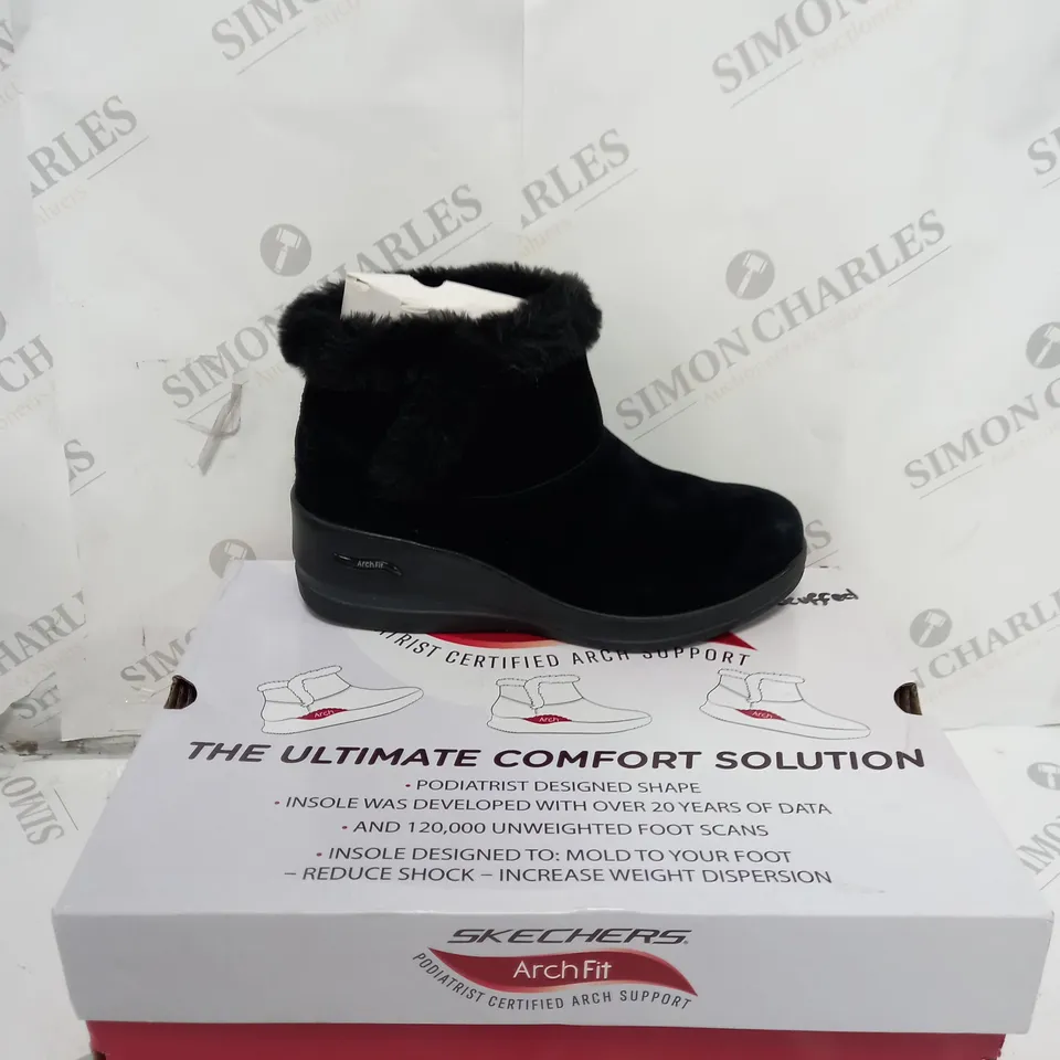 SKECHERS BLACK WEDGE BOOTS - SIZE 6.5