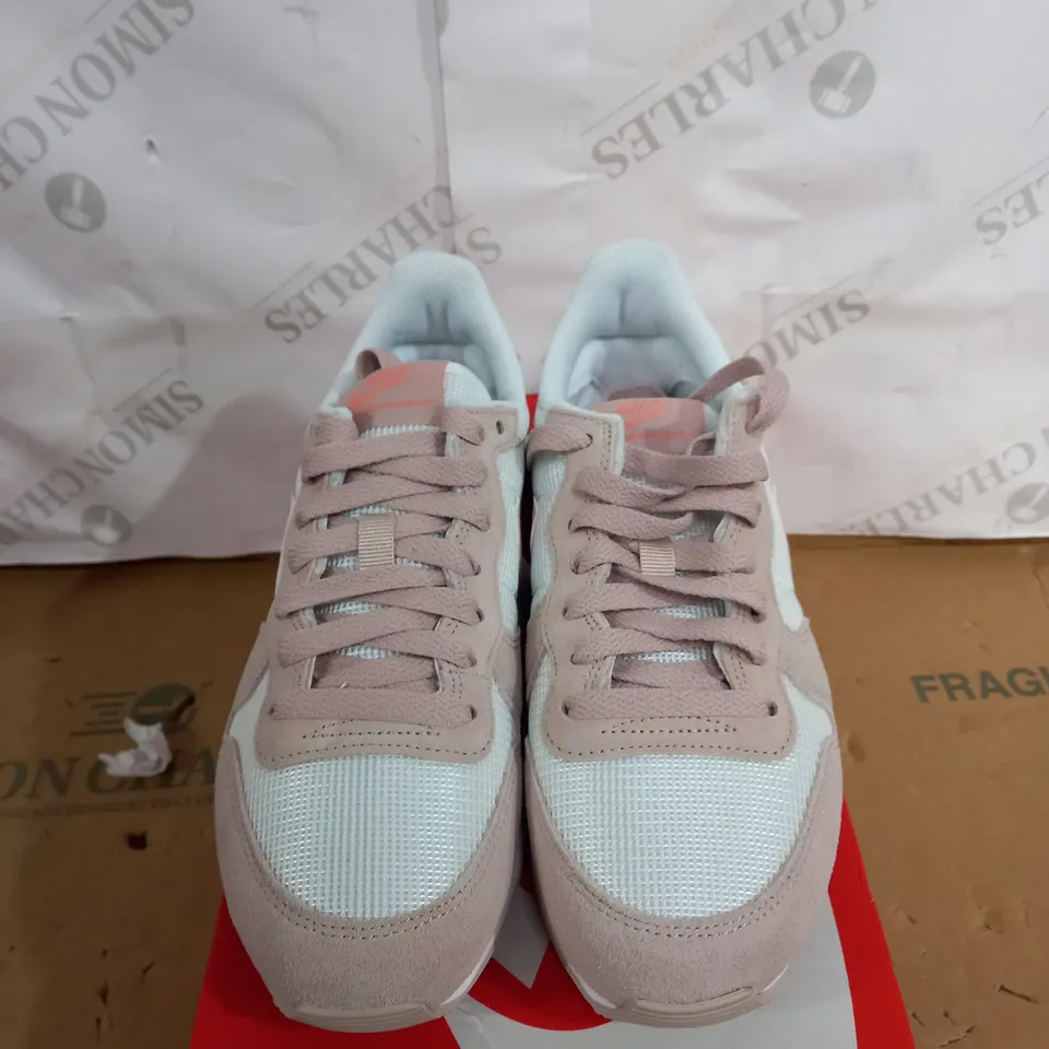 WOMENS NIKE INTERNATIONALIST TRAINERS SIZE 4