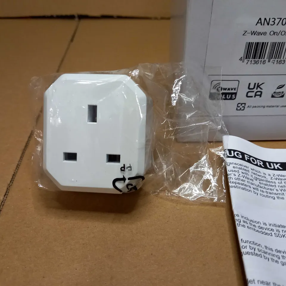 BOXED Z-WAVE ON OFF PLUG