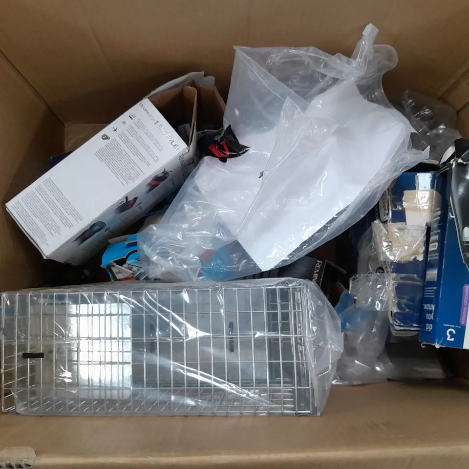 APPROXIMATELY 12 ASSORTED ELECTRICAL ITEMS TO INCLUDE PHILIPS SERIES 9000 TRIMMER, NOCO CONNECT CONNECTORS, LIGHTING, ETC