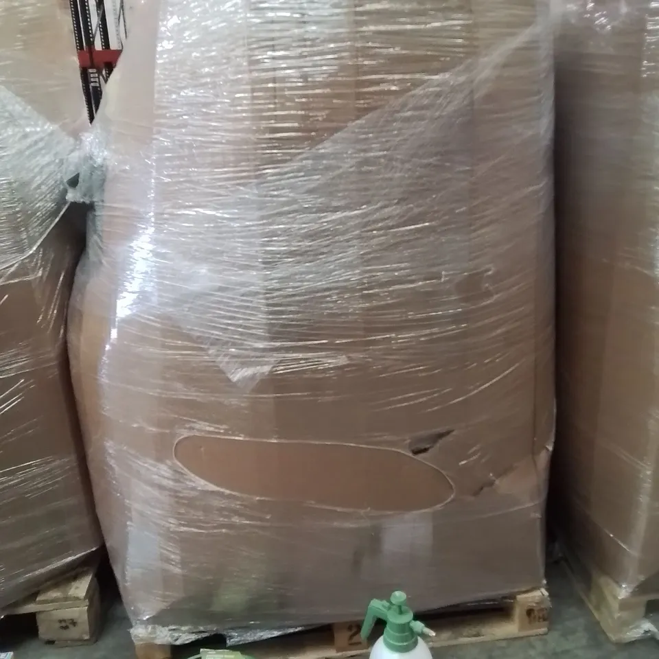 PALLET CONTAINING A LARGE QUANTITY OF GARDEN PRODUCTS AND ITEMS TO INCLUDE;OUTDOOR LED LIGHT,REEL SET,PRESSURE SPRAYER 