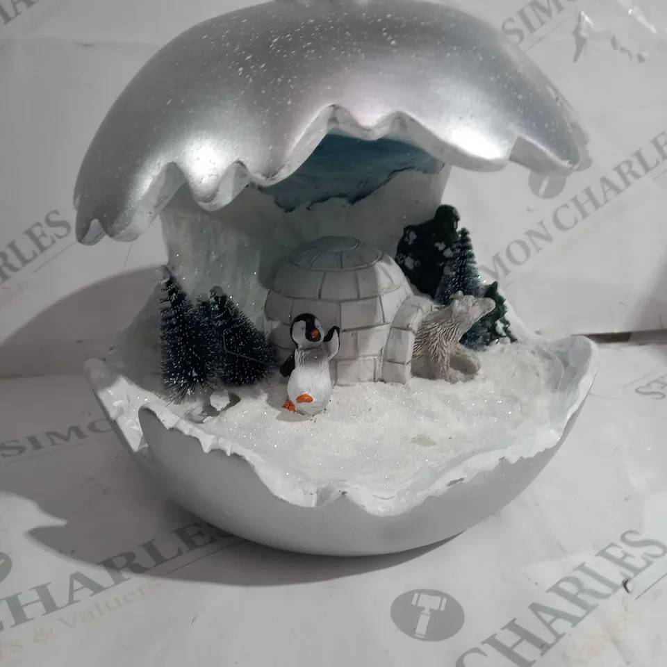 SANTA EXPRESS CHRISTMAS DETAILED BAUBLE DECORATION 