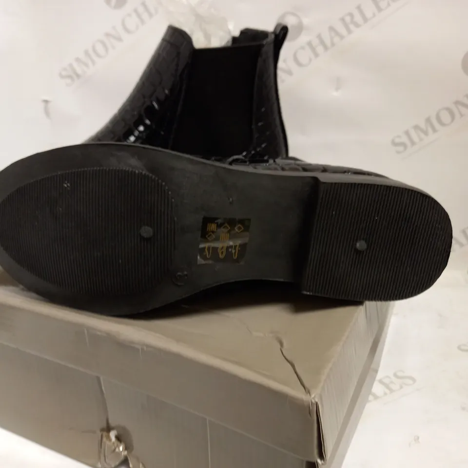 BOXED KRUSH WIDE FIT CROC EFFECT CHELSEA BOOTS BLACK