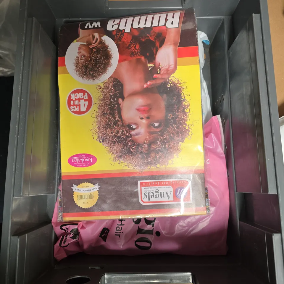 APPROXIMATELY 10 ASSORTED HEALTH & BEAUTY PRODUCTS TO INCLUDE ANGEL WIGS, HAIR EXTENSIONS, MULTIPACK BATH SPONGES ETC - COLLECTION ONLY