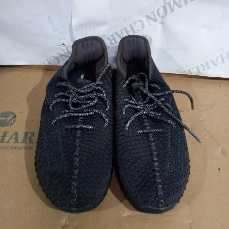 PAIR OF ADIDAS YEEZY'S SIZE 3