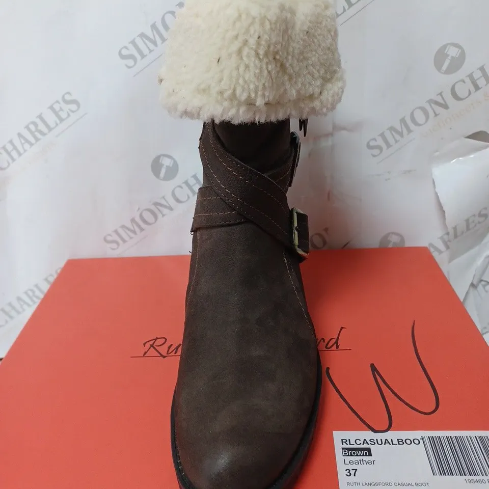 BOXED RUTH LANGSFORD CASUAL BOOTS, OAK - SIZE 4 