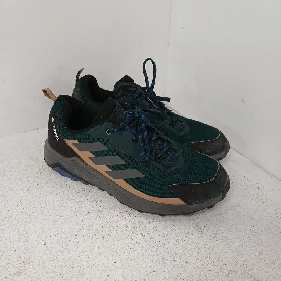 ADIDAS TERREX GREEN HIKING SHOES (MEN) – GREEN/BLACK WITH BLUE LACES (UK 11)