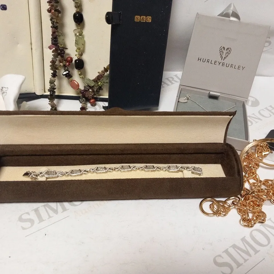LARGE QUANTITY OF ASSORTED JEWELLERY TO INCLUDE; SHIPTON AND CO, HURLEY BURLEY, PRETTY LITTLE THING AND CAITLYN MINIMALIST