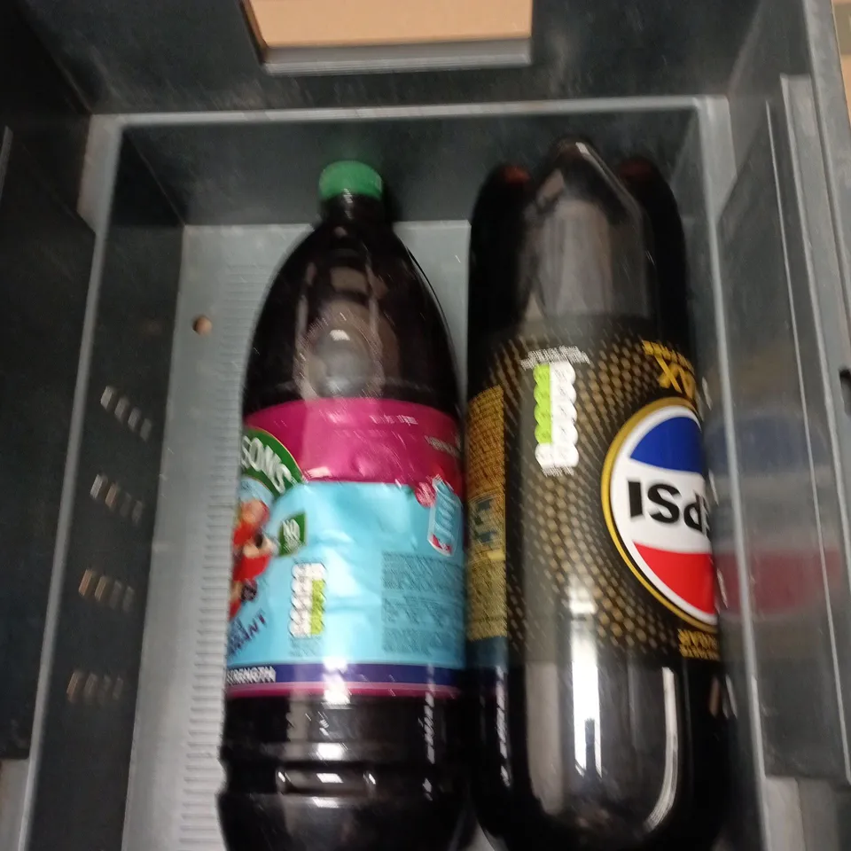 LOT OF DRINKS DRINKS TO INCLUDE 2 X PEPSI CAFFEINE FREE AND 2 X ROBINSONS APPLE & BLACKCURRANT SQUASH