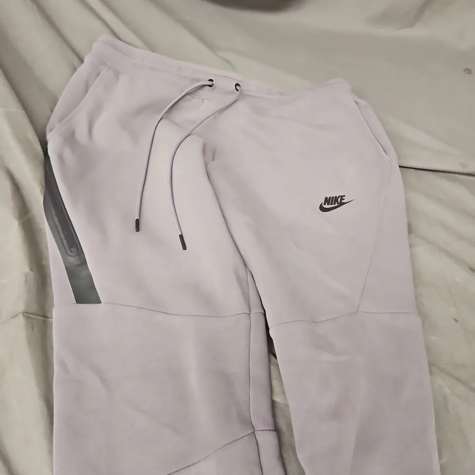 NIKE MEN'S SWEATPANTS – LIGHT GREY, DRAWSTRING WAIST, SIZE M