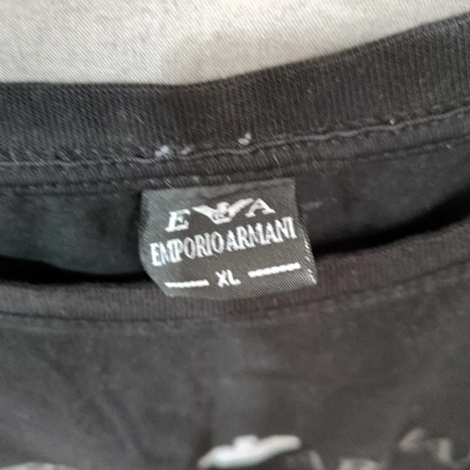 EMPORIO ARMANI BLACK LOGO T-SHIRT, XL
