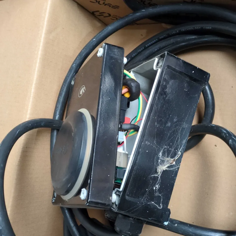 SYNC ENERGY WALL CHARGER 2 - TETHERED EV CHARGER (7.4KW, TYPE 2)