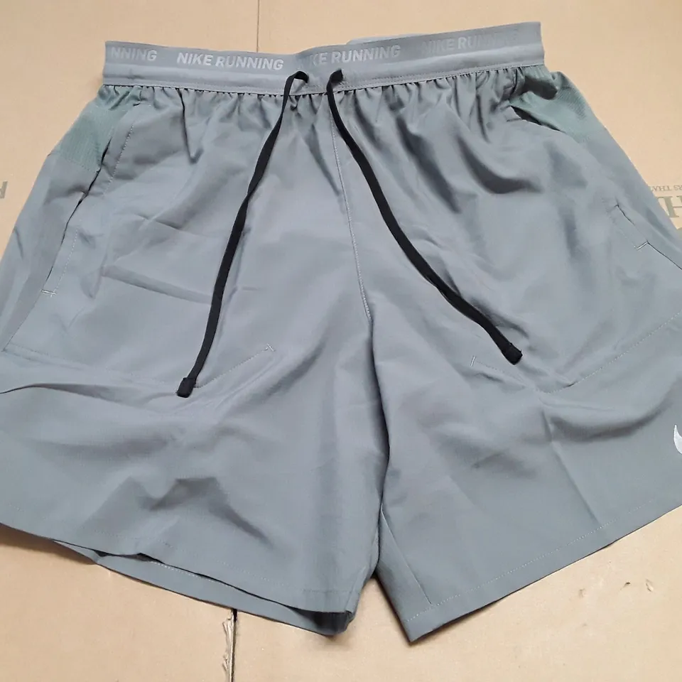 NIKE RUNNING GREY SHORTS - S