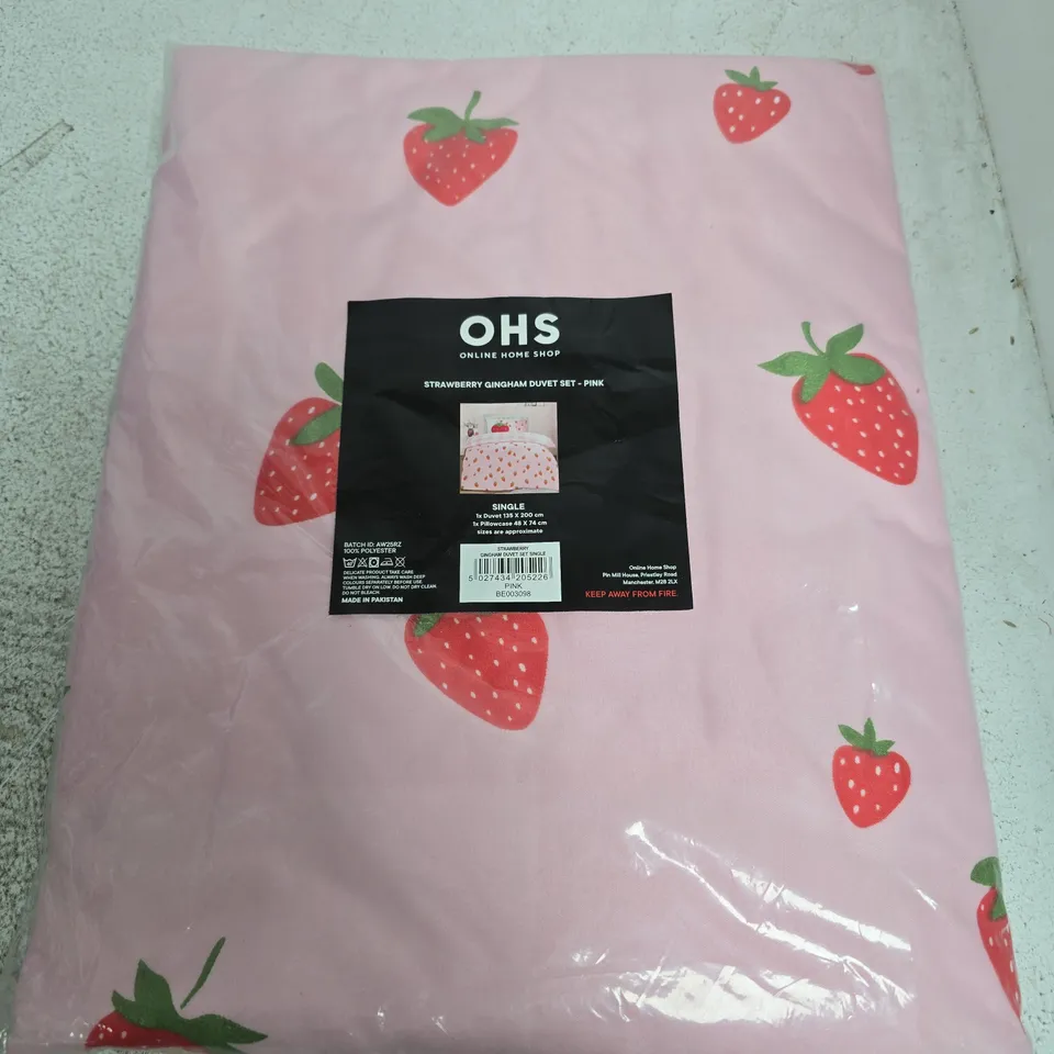 OHS STRAWBERRY GINGHAM DUVET SET – PINK, SINGLE